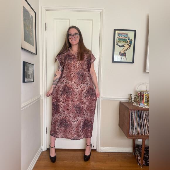 Late 70s-80s Leopard Caftan with Leopard Faces - Picture 2 of 10